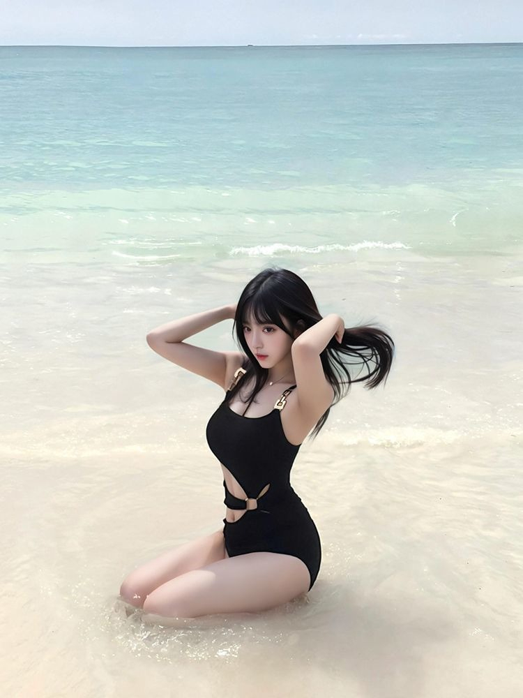 Monokini Sexy con Cut-out Donn - Spa & Wellness Centre Lielupe recensione e prezzo